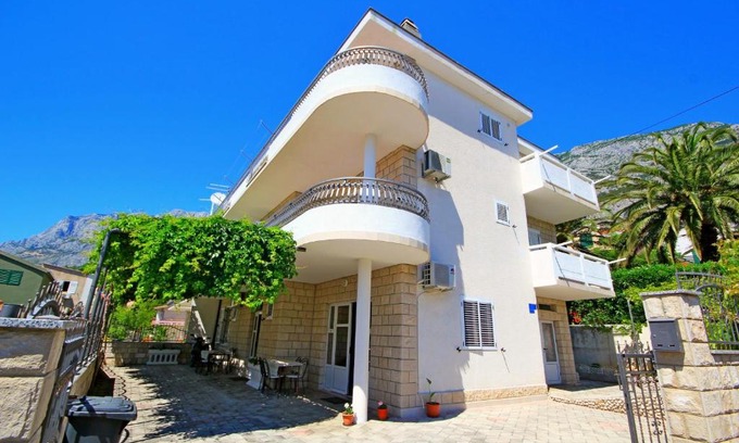 Bidol Apartment | Apartment Makarska M&I, FREE PRIVATE PARKING