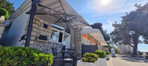 Cove Tri Zala (Zrnovo) Apartment | Apartment Mareta in Viganj