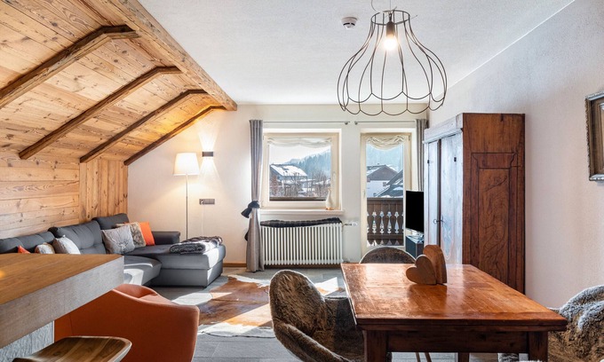 Seefeld Pedestrian Zone Apartment | Apartment 'Neu Groß' with Mountain View, Balcony and Wi-Fi