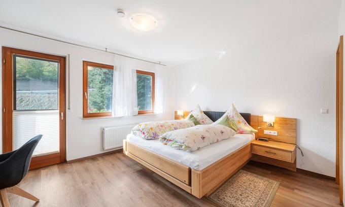 Freiamt Apartment | Apartment 'No. 2 Rotkelchen' with Shared Terrace, Shared Garden and Wi-Fi