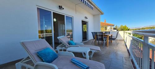 Vrboska Apartment | Apartment Penthouse by the sea