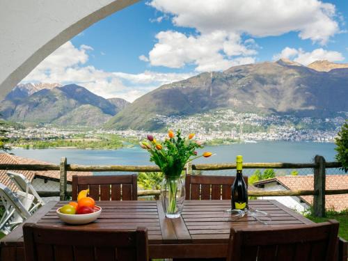 Piazzogna Apartment | Apartment Residenza Miralago Apt- B13 by Interhome