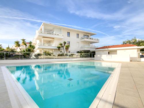 Carqueiranne Apartment | Apartment Royal Rivage-2 by Interhome
