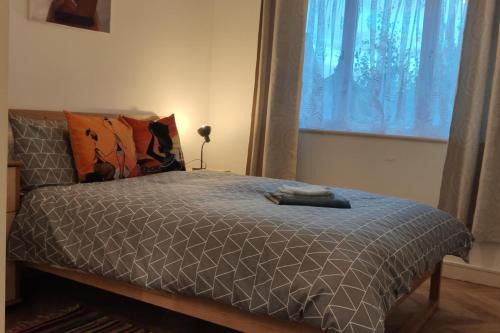 Colchester Apartment | Apartment - Sleeps 4 - Parking - WiFi