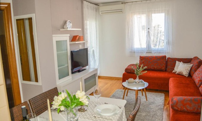 Istok Apartment | Apartment Sopta