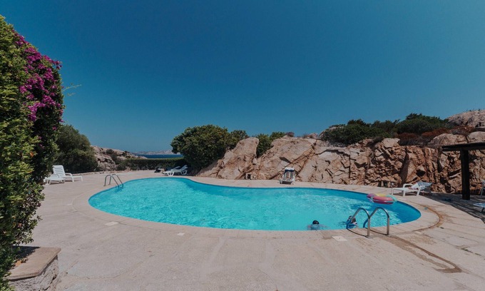 Liscia di Vacca Apartment | Apartment 'Spinnaker' with Sea View, Wi-Fi and Air Conditioning