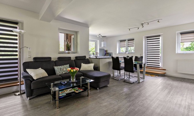 Neugalmsbull Apartment | Apartment 'Sylt' with Private Terrace, Shared Garden and Wi-Fi