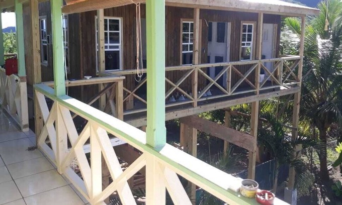 Falmouth Apartment | Apartment Unforgetables 3 surrounded by nature. Forever green