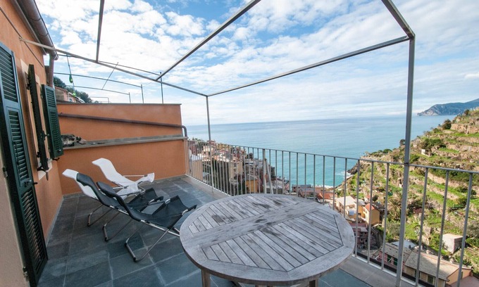 Manarola Apartment | Apartment Vignau by Arbaspàa - Luxury sea view apartment in Manarola