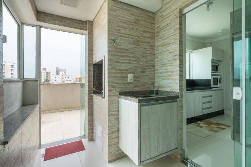 Porto Belo Apartment | Apartment w/barbecue, close to the beach IBL103