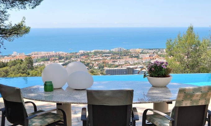 Marbella Apartment | Apartment with fantastic views of the Mediterranean and Marbella with pool.