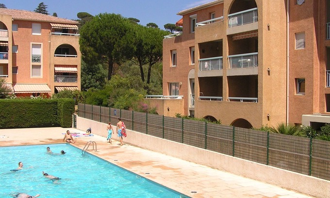 Cavalaire-sur-Mer Apartment | Apartment with pool for 5 persons in a safe Provencal residence