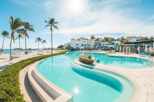 Cap Cana Marina Apartment | Apartment with pool and ocean view in Punta Palmera