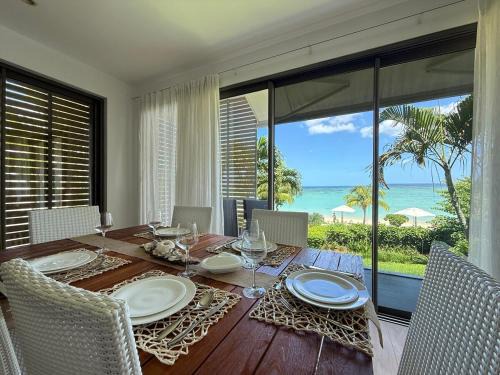 Flic-en-Flac Apartment | Apartment with sea views