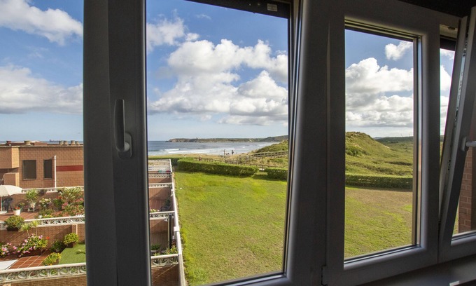 Castrillon House | Apartment with views and direct beach access