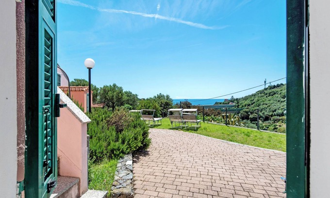 Celle Ligure Apartment | Apartment 'Zafferano Suites - Rosmarino' with Sea View, Private Terrace and Wi-Fi