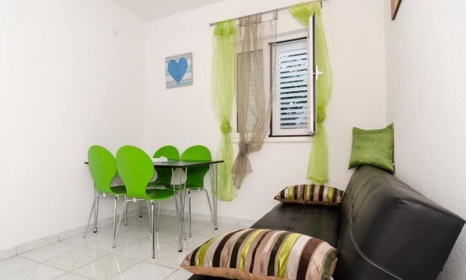 Kobas Apartment | Apartments Ammos - One Bedroom Apartment with Shared Terrace and Sea View (Veliki)