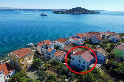 Preko Apartment | Apartments by the sea Preko, Ugljan - 14917