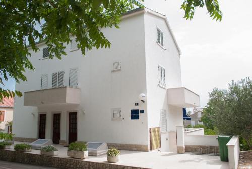 Cove Rogacic Apartment | Apartments Dilk
