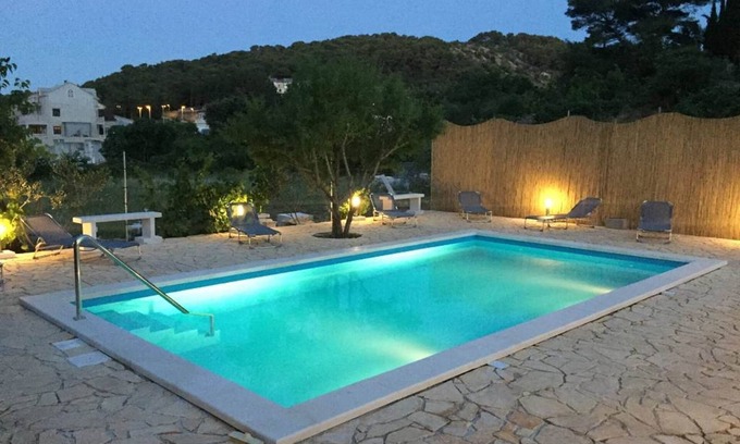 Pucisca Apartment | Apartments Kalajzic- One Bedroom Apartment with Terrace(A3) (ST)