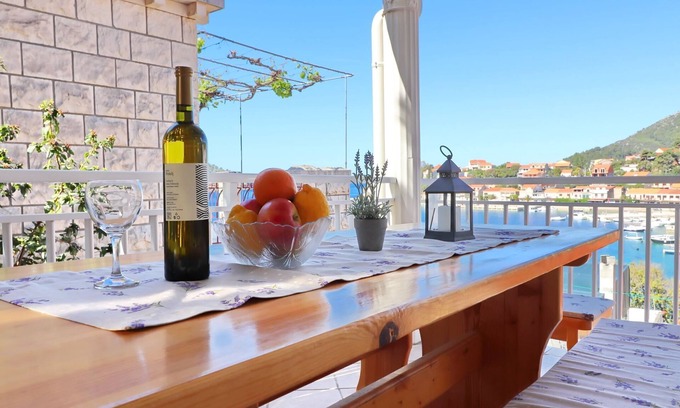 Smokvica Apartment | Apartments Peselj-Three Bedroom Apartment with Terrace and Sea View