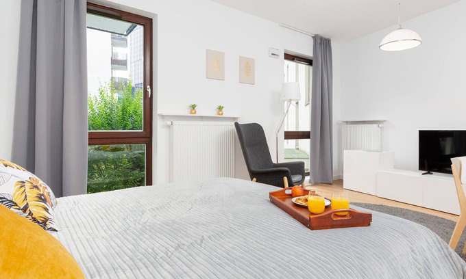 Wola Apartment | Apartments Westfield Arkadia by Renters