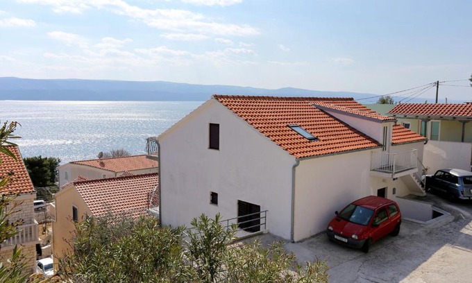 Ruskamen Apartment | Apartments with parking space Lokva Rogoznica, Omis - 10358