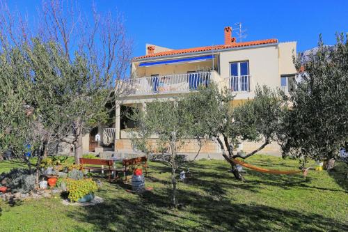 Kastel Gomilica Apartment | Apartments with parking space Kastel Gomilica, Kastela - 19248