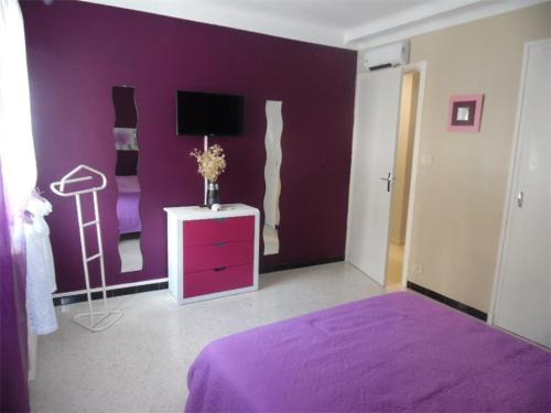 Amelie-les-Bains-Palalda Apartment | Appartement F2 avec balcon et parking à Amélie-les-Bains, idéal pour 4 personnes - FR-1-703-78