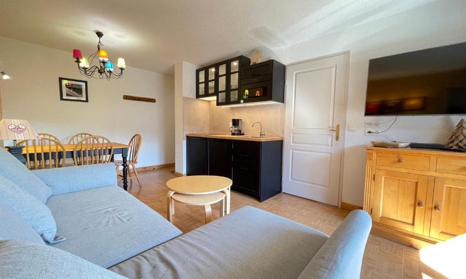 Flumet Apartment | Appartement 2 chambres au pied des pistes avec piscine intérieure - FR-1-505-226