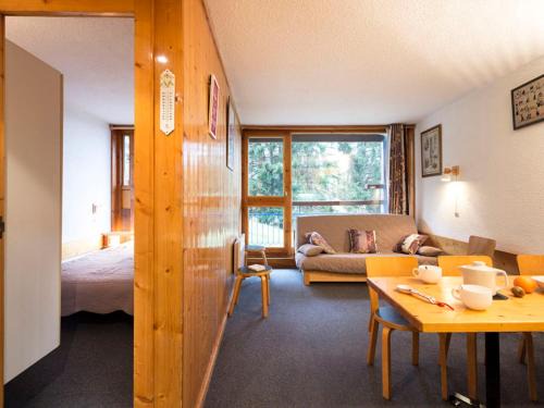 Arc-1800 Apartment | Appartement cosy 6 pers · Balcon sud-ouest · Centre station · Proche pistes & commerces · Wifi gratuit - FR-1-346-403