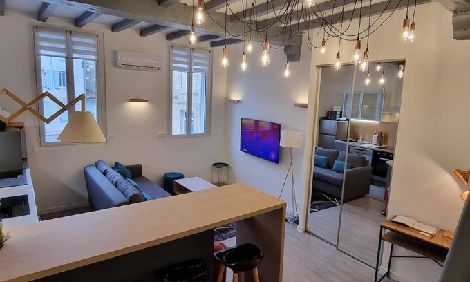 La Roche-Chalais Apartment | Appartement entièrement rénové en hyper centre! Le Rétro Chic - Terrasse privée - Parking gratuit