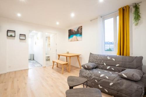 Charleville-Mezieres Apartment | Appartement Chic - Parking Prive