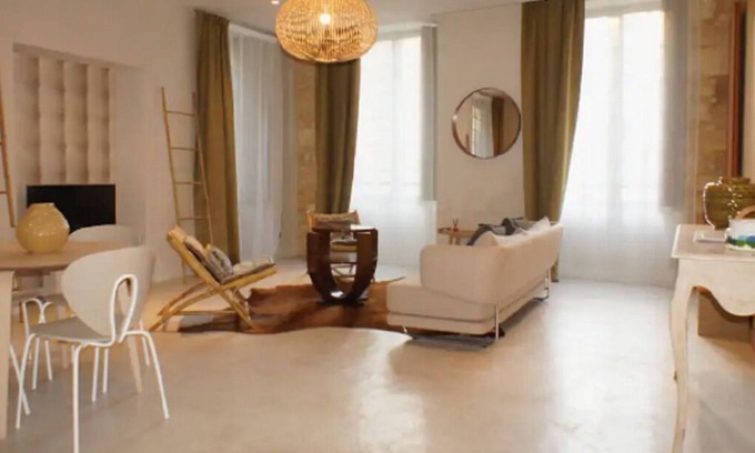 Sarlat-la-Caneda Historic Center Apartment | Appartement Sainte Claire, Hotel Particulier de Monméja in the heart of Sarlat
