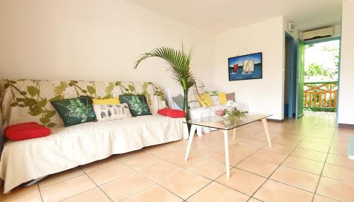 Sainte-Anne Apartment | Appartement T2 lumineux, confortable et spacieux à Saint-Anne proche piscine et plage de l'Anse Caritan