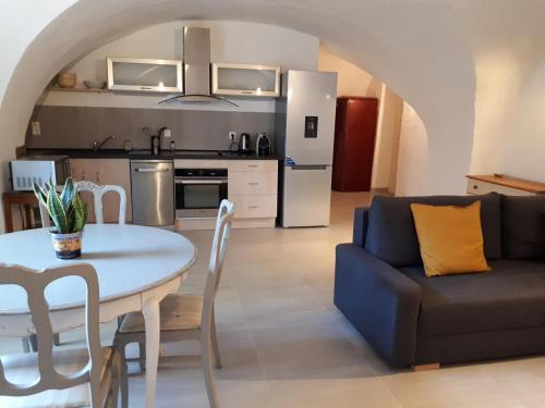 Joyeuse Apartment | Appartement Tout Confort 2-4