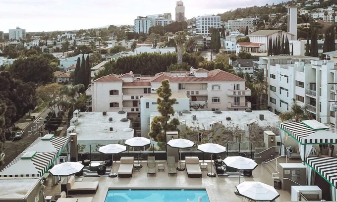 Norma Triangle Hotel | Appreciate the Beauty of Hollywood at an Exemplary Suite! 4 Modern Units, Pool!
