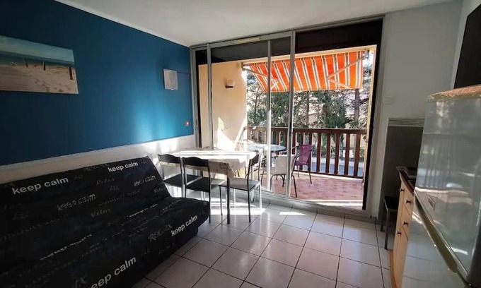 Argeles Plage Apartment | Appt bord de mer deux chambres, clim, parking, piscine