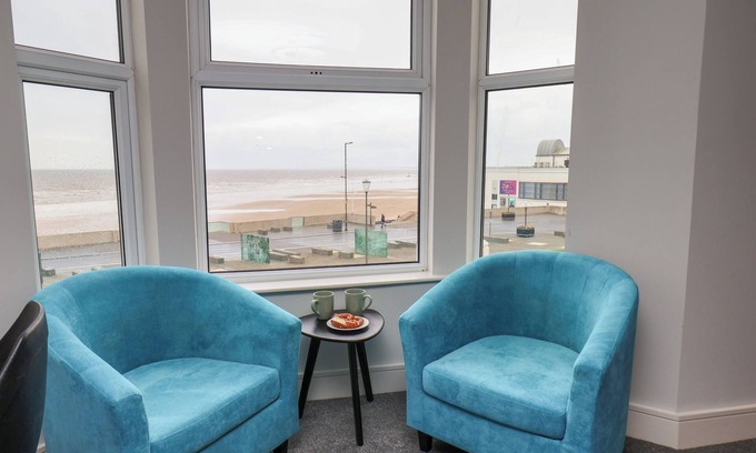Bridlington Cottage | Apt 5 @ Hunter's Quay