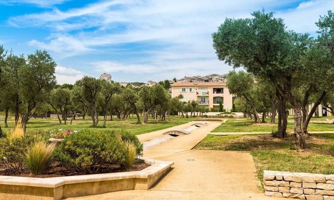 Paradou Condo | Apt. Duplexe | Partez à l'aventure en Provence!