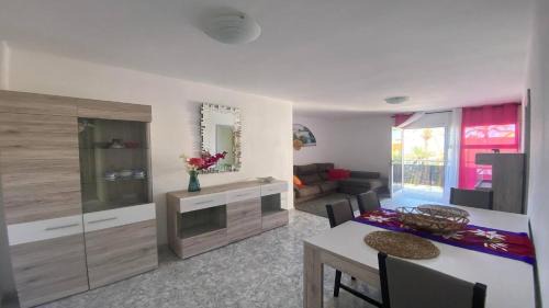 Vueltas Apartment | Apt ManRey 2B - Zafiro