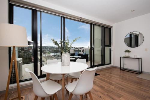 Mornington House | Aqua Views of the bay in Mornington