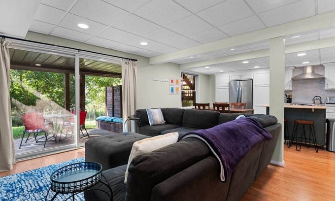 Ann Arbor Apartment | Arbor Hideaway - Brand New! Bring your dog!