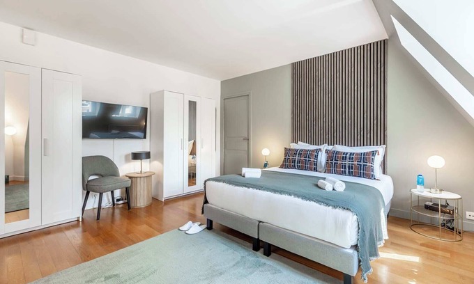 Faubourg-du-Roule Apartment | Arc de Triomphe V - Studio Apartment, Sleeps 2
