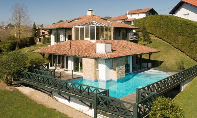 Urrugne Villa | Architect-designed house with swimming pool 10 minutes from St Jean de Luz