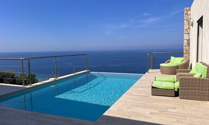 Occhiatana Villa | Architect-designed villa with sea view
