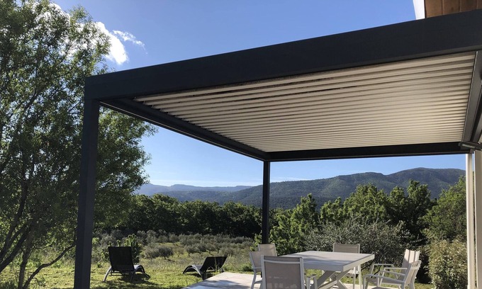 Saint-Zacharie House | Architect's house in a natural environment
