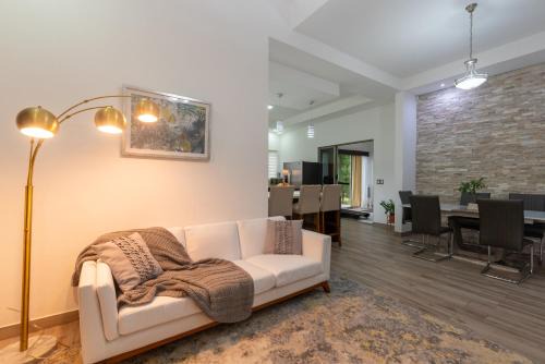 Penas Blancas Villa | Arenal White Bliss Villa