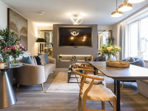 Isle of Arran House | Arran Shores Luxury Shorefront Apartment 9