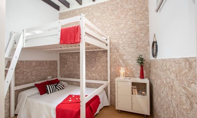 San Lorenzo Apartment | Arte de la Seda by Sevillaluxurysuites